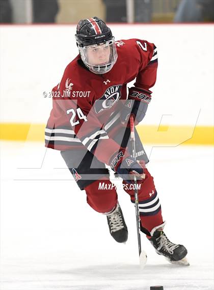 Thumbnail 1 in Loomis vs. Avon Old Farms (Avon Christmas Classic Final) photogallery.