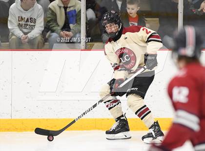 Thumbnail 2 in Loomis vs. Avon Old Farms (Avon Christmas Classic Final) photogallery.