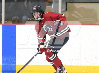 Thumbnail 3 in Loomis vs. Avon Old Farms (Avon Christmas Classic Final) photogallery.