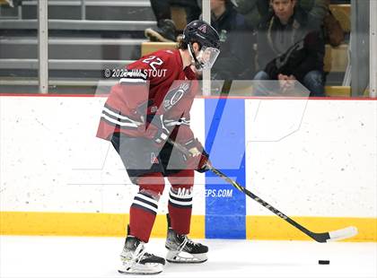 Thumbnail 2 in Loomis vs. Avon Old Farms (Avon Christmas Classic Final) photogallery.