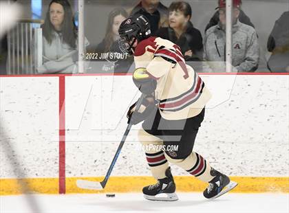 Thumbnail 1 in Loomis vs. Avon Old Farms (Avon Christmas Classic Final) photogallery.