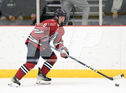 Thumbnail 1 in Loomis vs. Avon Old Farms (Avon Christmas Classic Final) photogallery.