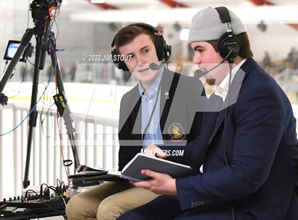 Thumbnail 2 in Loomis vs. Avon Old Farms (Avon Christmas Classic Final) photogallery.