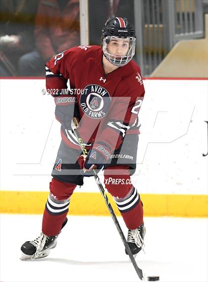 Thumbnail 2 in Loomis vs. Avon Old Farms (Avon Christmas Classic Final) photogallery.