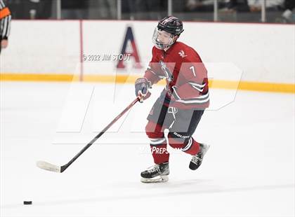 Thumbnail 1 in Loomis vs. Avon Old Farms (Avon Christmas Classic Final) photogallery.