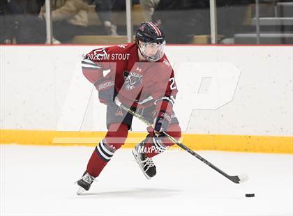 Thumbnail 1 in Loomis vs. Avon Old Farms (Avon Christmas Classic Final) photogallery.