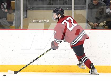 Thumbnail 2 in Loomis vs. Avon Old Farms (Avon Christmas Classic Final) photogallery.