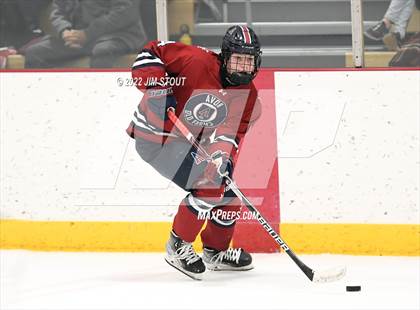 Thumbnail 3 in Loomis vs. Avon Old Farms (Avon Christmas Classic Final) photogallery.