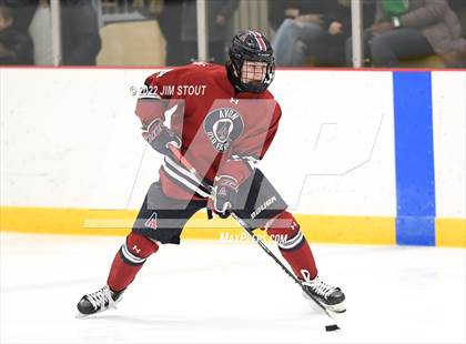 Thumbnail 1 in Loomis vs. Avon Old Farms (Avon Christmas Classic Final) photogallery.