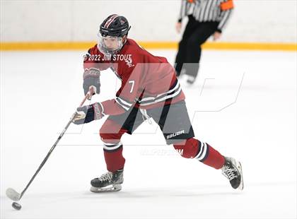 Thumbnail 1 in Loomis vs. Avon Old Farms (Avon Christmas Classic Final) photogallery.