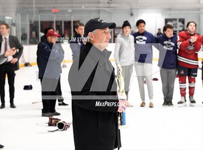 Thumbnail 3 in Loomis vs. Avon Old Farms (Avon Christmas Classic Final) photogallery.