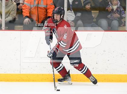 Thumbnail 2 in Loomis vs. Avon Old Farms (Avon Christmas Classic Final) photogallery.