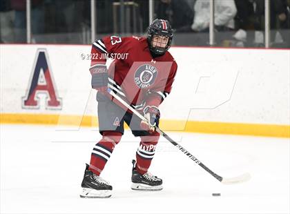 Thumbnail 3 in Loomis vs. Avon Old Farms (Avon Christmas Classic Final) photogallery.