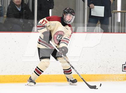 Thumbnail 1 in Loomis vs. Avon Old Farms (Avon Christmas Classic Final) photogallery.