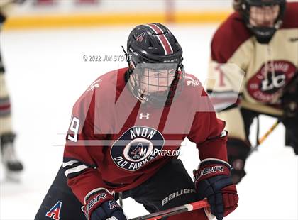 Thumbnail 3 in Loomis vs. Avon Old Farms (Avon Christmas Classic Final) photogallery.