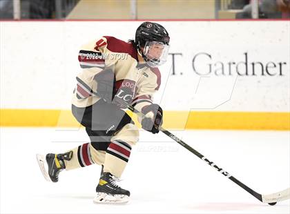 Thumbnail 1 in Loomis vs. Avon Old Farms (Avon Christmas Classic Final) photogallery.
