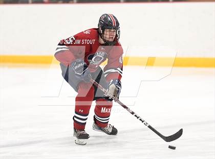 Thumbnail 2 in Loomis vs. Avon Old Farms (Avon Christmas Classic Final) photogallery.