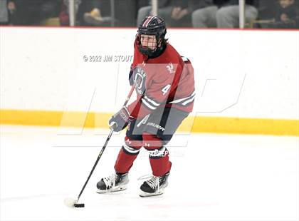 Thumbnail 3 in Loomis vs. Avon Old Farms (Avon Christmas Classic Final) photogallery.