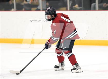 Thumbnail 2 in Loomis vs. Avon Old Farms (Avon Christmas Classic Final) photogallery.