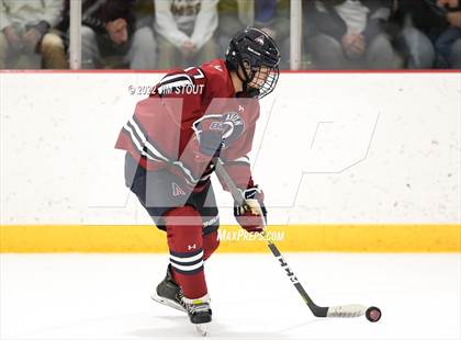 Thumbnail 1 in Loomis vs. Avon Old Farms (Avon Christmas Classic Final) photogallery.