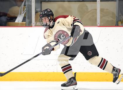 Thumbnail 3 in Loomis vs. Avon Old Farms (Avon Christmas Classic Final) photogallery.