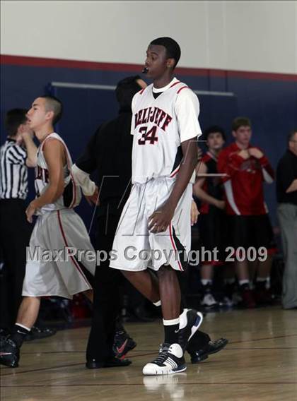 Thumbnail 1 in Fox-Canada vs. Bellarmine-Jefferson (Bell-Jeff Tournament) photogallery.