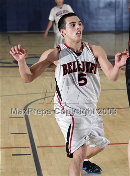 Thumbnail 2 in Fox-Canada vs. Bellarmine-Jefferson (Bell-Jeff Tournament) photogallery.