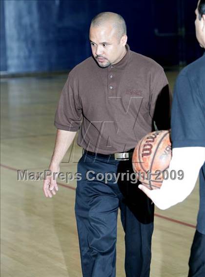 Thumbnail 1 in Fox-Canada vs. Bellarmine-Jefferson (Bell-Jeff Tournament) photogallery.