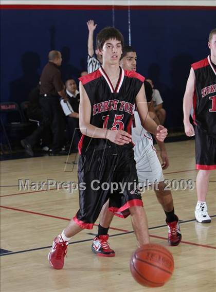 Thumbnail 1 in Fox-Canada vs. Bellarmine-Jefferson (Bell-Jeff Tournament) photogallery.