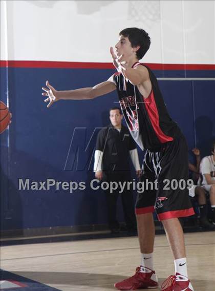 Thumbnail 2 in Fox-Canada vs. Bellarmine-Jefferson (Bell-Jeff Tournament) photogallery.