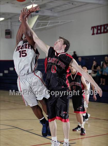 Thumbnail 2 in Fox-Canada vs. Bellarmine-Jefferson (Bell-Jeff Tournament) photogallery.