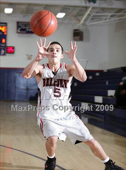 Thumbnail 2 in Fox-Canada vs. Bellarmine-Jefferson (Bell-Jeff Tournament) photogallery.