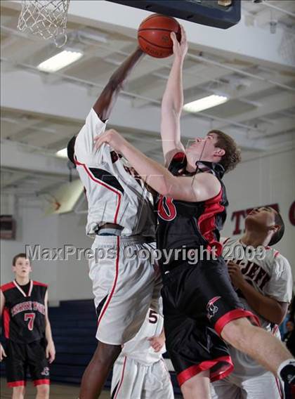 Thumbnail 1 in Fox-Canada vs. Bellarmine-Jefferson (Bell-Jeff Tournament) photogallery.