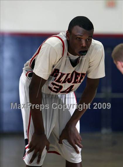 Thumbnail 2 in Fox-Canada vs. Bellarmine-Jefferson (Bell-Jeff Tournament) photogallery.