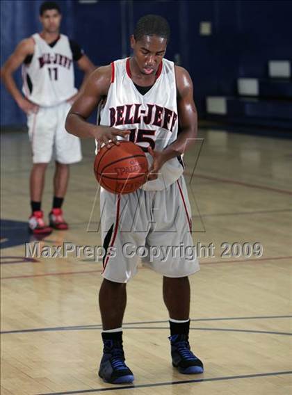 Thumbnail 1 in Fox-Canada vs. Bellarmine-Jefferson (Bell-Jeff Tournament) photogallery.