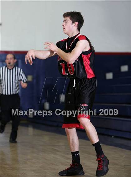 Thumbnail 2 in Fox-Canada vs. Bellarmine-Jefferson (Bell-Jeff Tournament) photogallery.