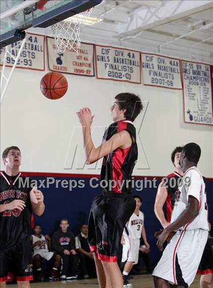 Thumbnail 2 in Fox-Canada vs. Bellarmine-Jefferson (Bell-Jeff Tournament) photogallery.