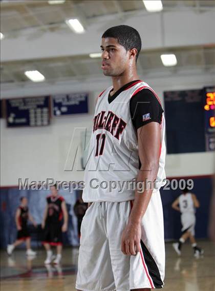 Thumbnail 2 in Fox-Canada vs. Bellarmine-Jefferson (Bell-Jeff Tournament) photogallery.