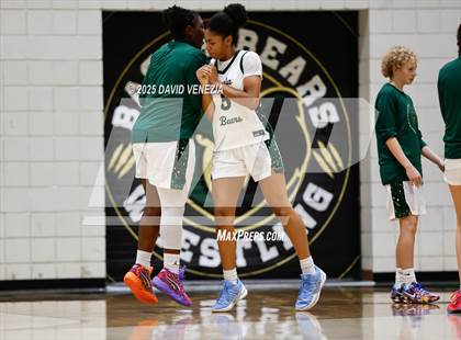 Thumbnail 2 in TMI-Episcopal @ Basha photogallery.