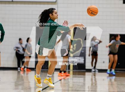 Thumbnail 2 in TMI-Episcopal @ Basha photogallery.