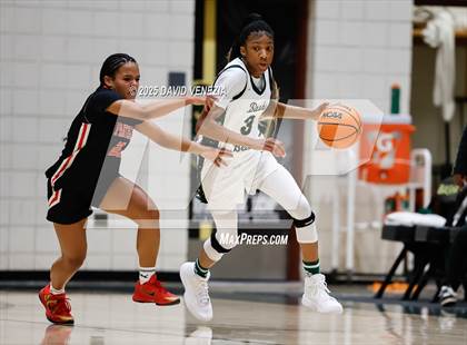 Thumbnail 2 in TMI-Episcopal @ Basha photogallery.