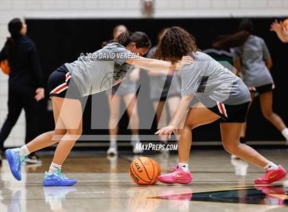 Thumbnail 1 in TMI-Episcopal @ Basha photogallery.