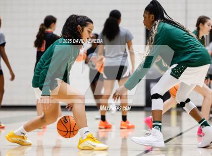 Thumbnail 2 in TMI-Episcopal @ Basha photogallery.