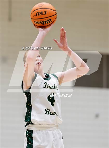 Thumbnail 1 in TMI-Episcopal @ Basha photogallery.