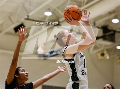 Thumbnail 2 in TMI-Episcopal @ Basha photogallery.