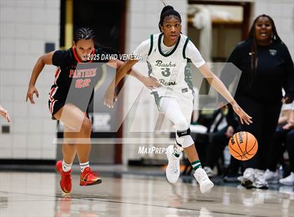 Thumbnail 3 in TMI-Episcopal @ Basha photogallery.