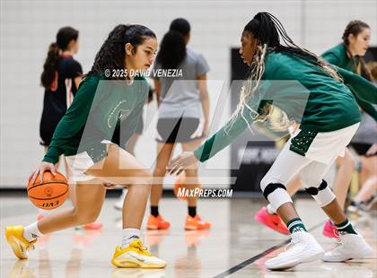 Thumbnail 3 in TMI-Episcopal @ Basha photogallery.