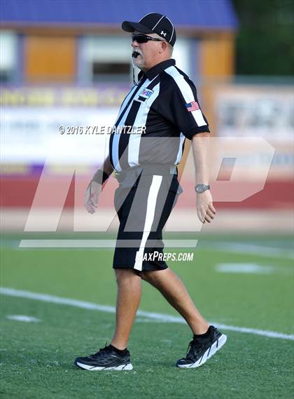 Thumbnail 2 in Hirschi @ Sanger photogallery.
