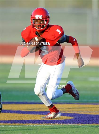 Thumbnail 1 in Hirschi @ Sanger photogallery.