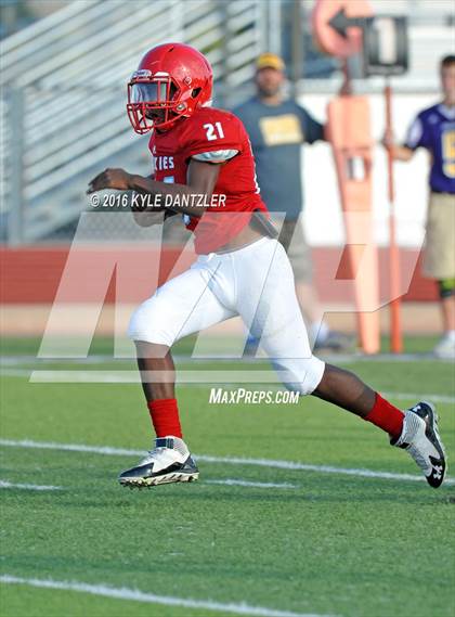 Thumbnail 3 in Hirschi @ Sanger photogallery.